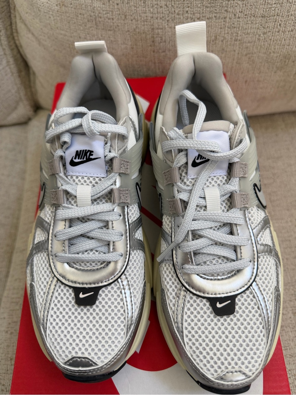 Nike V2K Run Running Shoes Women’s Size 6.5 - Picture 3 of 5